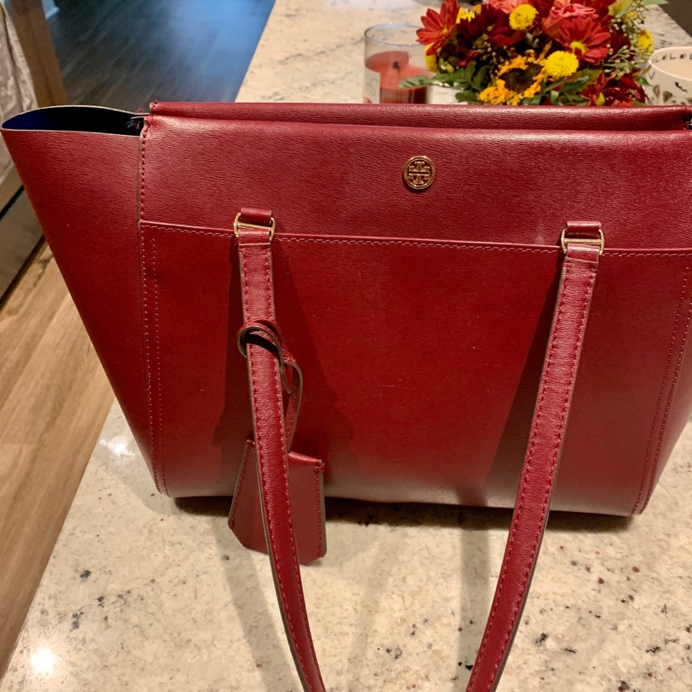 Tory Burch Robinson Medium Tote Bag